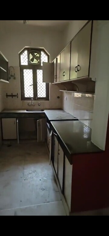Kitchen in 2.5 BHK Builder Floor at Sector 21d – for Rent