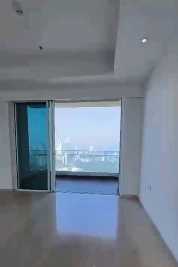 Room in 3 BHK Apartment at K Raheja Vivarea, Mahalaxmi – for Rent