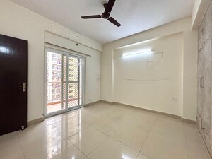 Room in 2 BHK Apartment at Paramount Emotions, Sector 1 Greater Noida – for Sale