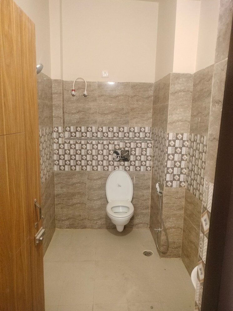 Bathroom, chinhat 2 Bedroom 1000 Sq.Ft. Builder Floor In Chinhat Lucknow 8683854