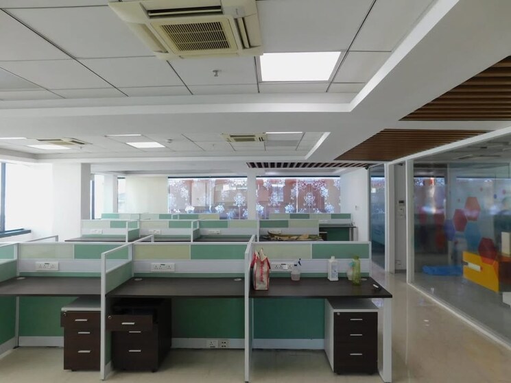 Team Area, vijay nagar Commercial Office Space 1900 Sq.Ft. In Vijay Nagar Indore 8683840