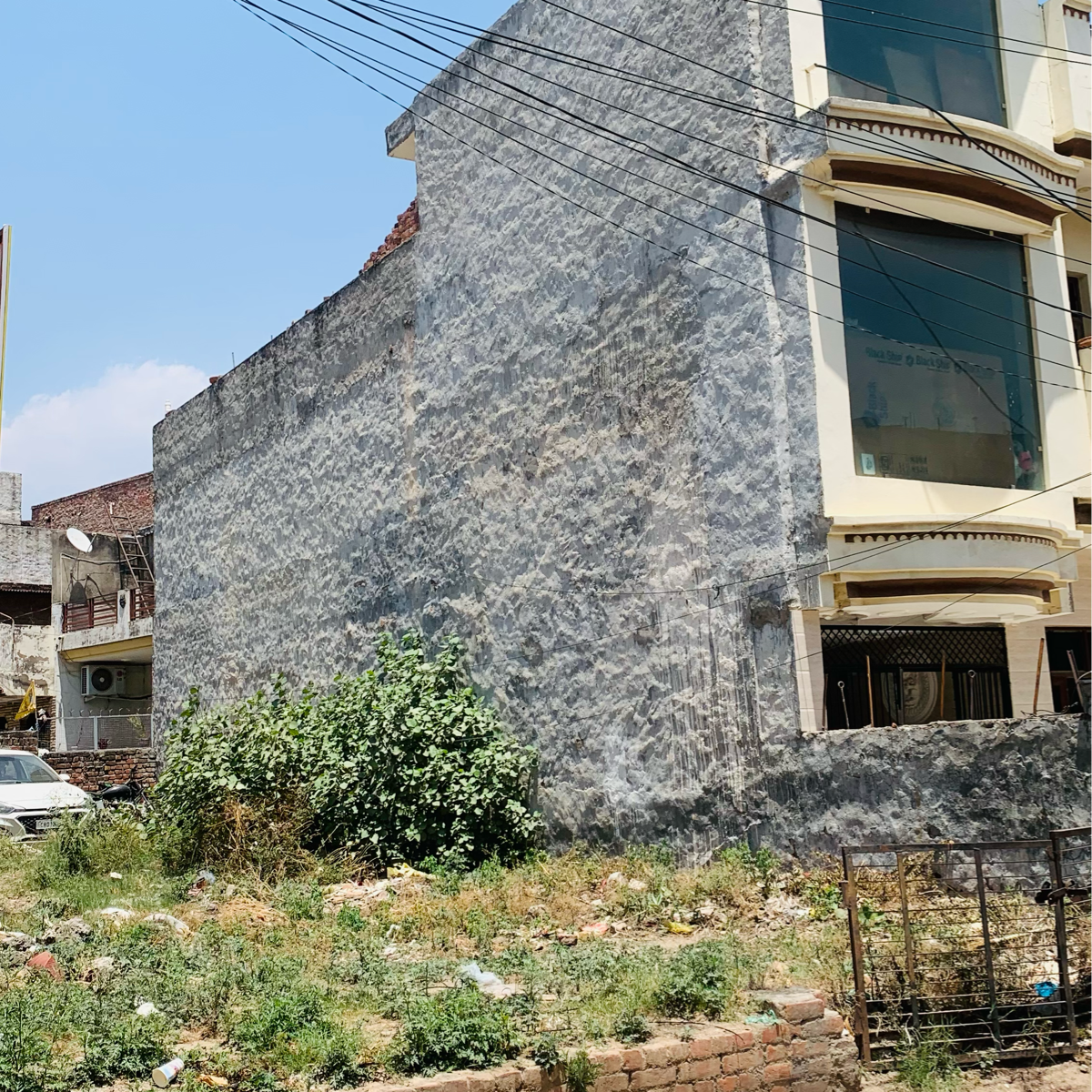 Plot For Sale in Gee Associates 