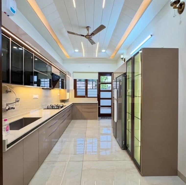 undefined, sector 32 3.5 Bedroom 2250 Sq.Ft. Builder Floor In Sector 32 Faridabad 8683930