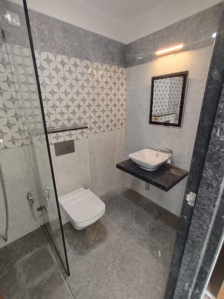 Bathroom, andheri west 2 Bedroom 808 Sq.Ft. Apartment In Andheri West Mumbai 8683957