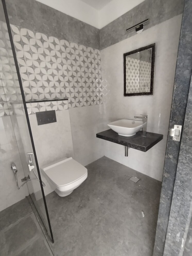 Bathroom, andheri west 2 Bedroom 808 Sq.Ft. Apartment In Andheri West Mumbai 8683957