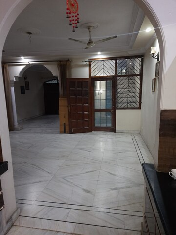 Room in 3.5 BHK Independent House at RWA Apartments Sector 50, Sector 50 – for Rent