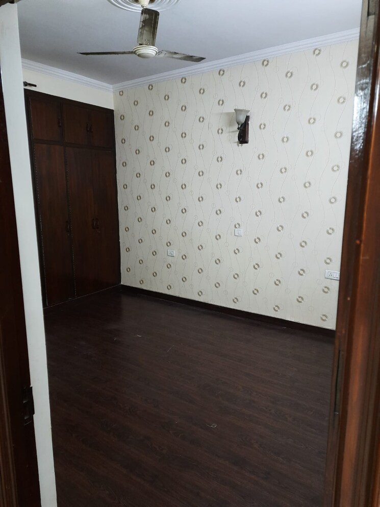 Room, rwa-apartments-sector-50 3.5 Bedroom 2200 Sq.Ft. Independent House In Sector 50 Noida 8683964