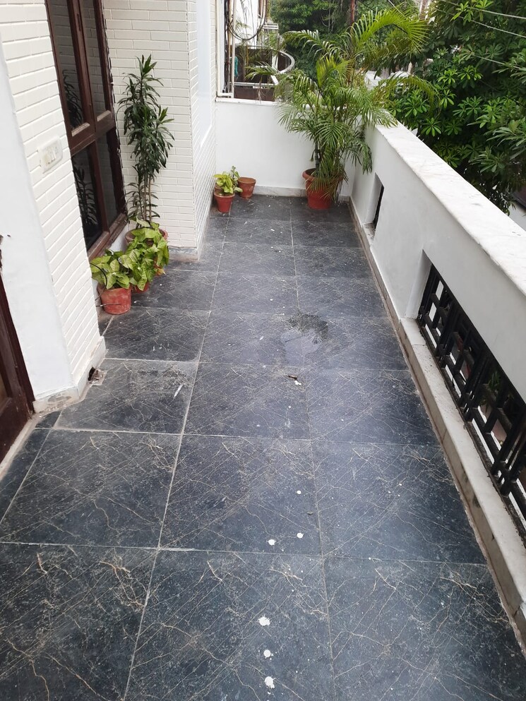 Balcony, rwa-apartments-sector-50 3.5 Bedroom 2200 Sq.Ft. Independent House In Sector 50 Noida 8683964