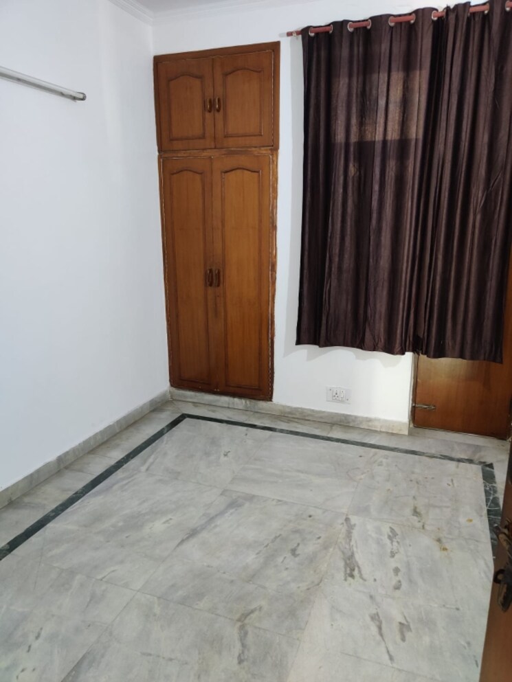 Room, sector 48 2 Bedroom 1200 Sq.Ft. Independent House In Sector 48 Noida 8683955