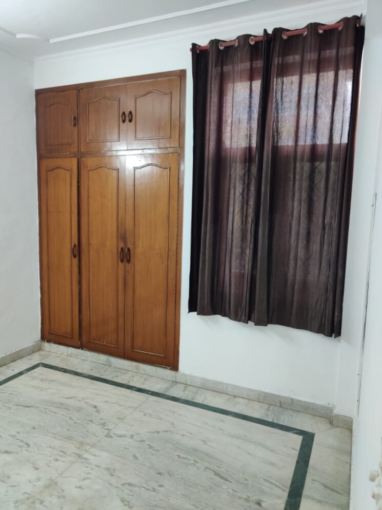 Room, sector 48 2 Bedroom 1200 Sq.Ft. Independent House In Sector 48 Noida 8683955