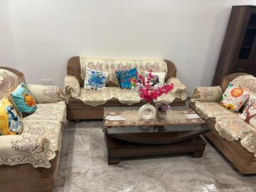 2 BHK Builder Floor For Rent in Aerocity