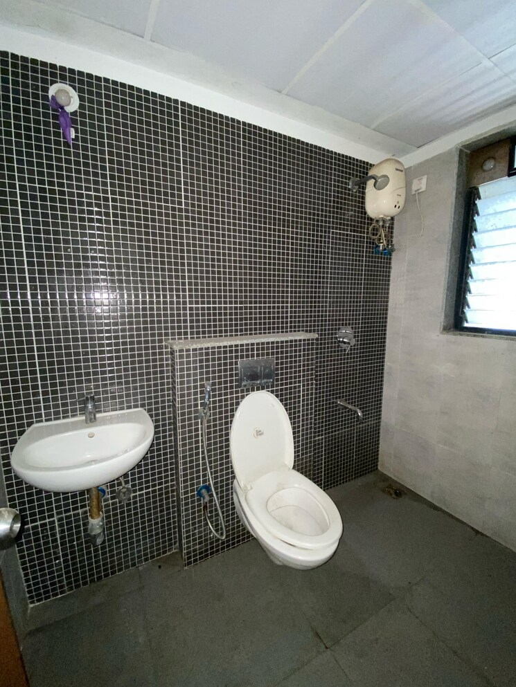 Bathroom, lodha-palava-downtown-dombivli-east 2 Bedroom 717 Sq.Ft. Apartment In Dombivli East Thane 8684009