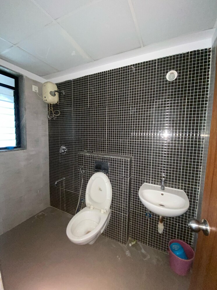 Bathroom, lodha-palava-downtown-dombivli-east 2 Bedroom 717 Sq.Ft. Apartment In Dombivli East Thane 8684027