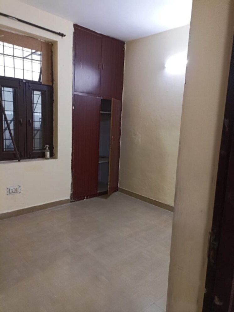 Room, sector 36 2 Bedroom 1350 Sq.Ft. Independent House In Sector 36 Noida 8684034