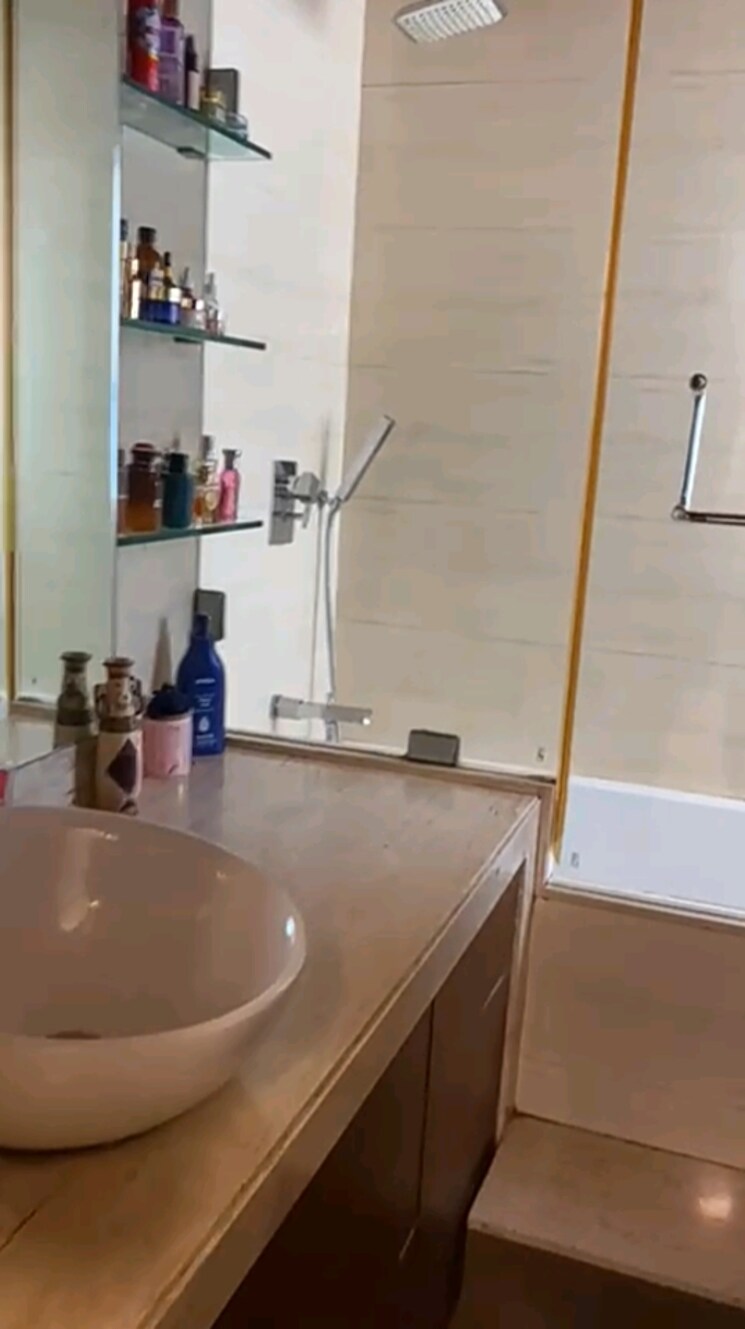 Bathroom, breach candy 3.5 Bedroom 1650 Sq.Ft. Apartment In Breach Candy Mumbai 8684076