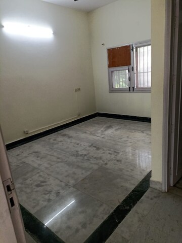 Room in 3 BHK Independent House at RWA Apartments Sector 40, Sector 40 – for Rent