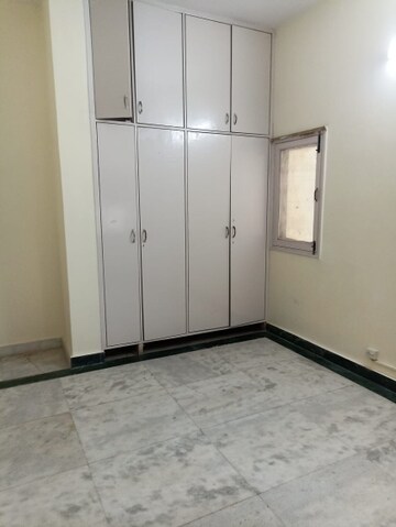 Room in 3 BHK Independent House at RWA Apartments Sector 40, Sector 40 – for Rent