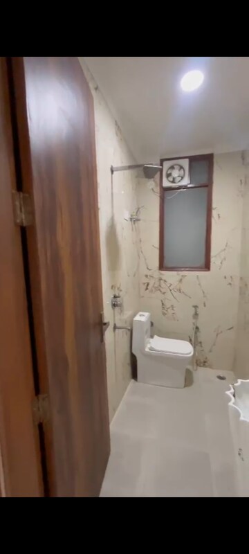 Master Bedroom in 3 BHK Builder Floor at Palm Residency Chhatarpur, Chattarpur – for Sale