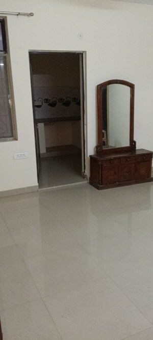 Room in 5 BHK Villa at RWA Apartments Sector 26, Sector 26 – for Sale