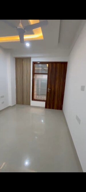 Room in 3 BHK Builder Floor at Palm Residency Chhatarpur, Chattarpur – for Sale