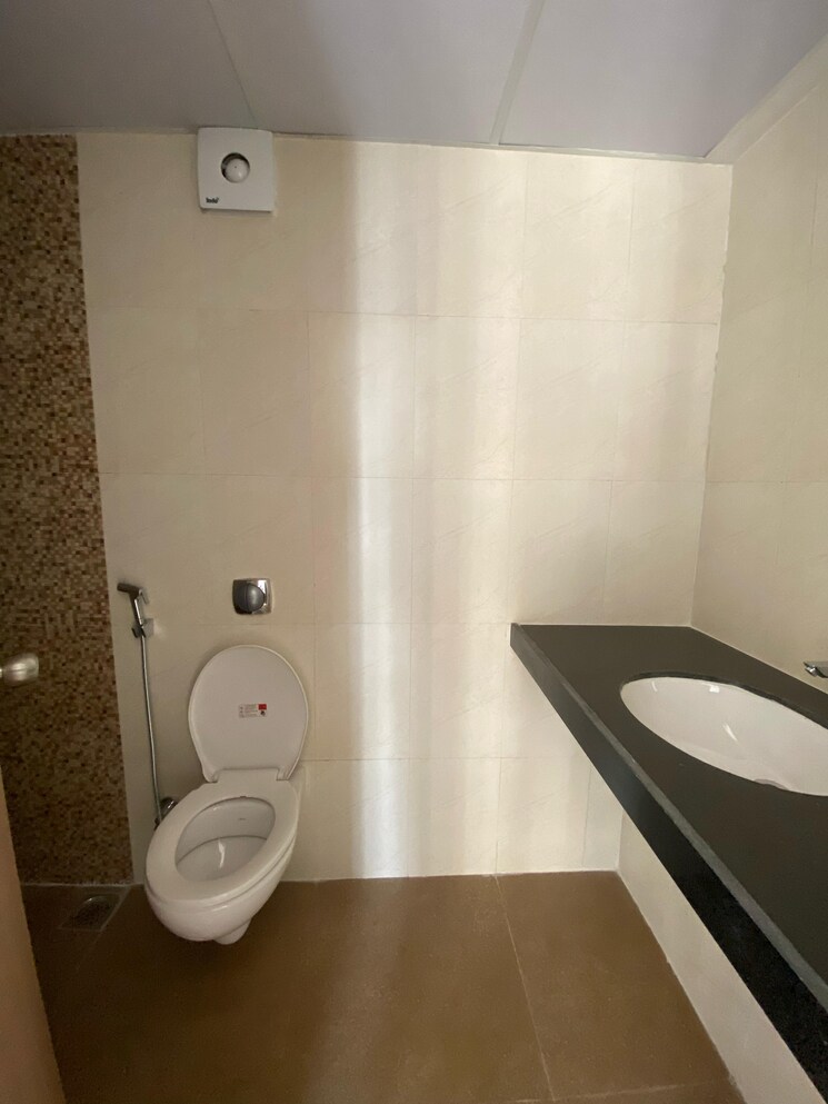 Bathroom, lodha-crown-quality-homes-dombivli 2 Bedroom 458 Sq.Ft. Apartment In Dombivli East Thane 8684094