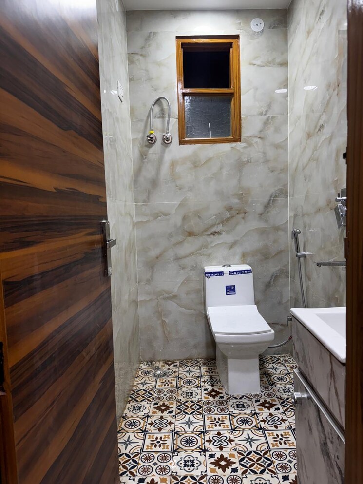 Bathroom, mahavir enclave 1 2 Bedroom 800 Sq.Ft. Builder Floor In Mahavir Enclave 1 Delhi 8684097