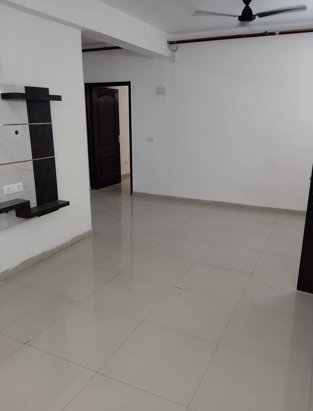 2.5 BHK + Study Room Apartment For Rent in JNC The Park