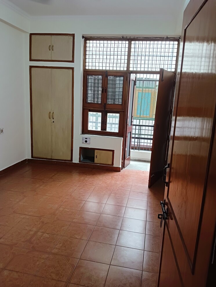Room, rwa-apartments-sector-61 3 Bedroom 1400 Sq.Ft. Independent House In Sector 61 Noida 8684124
