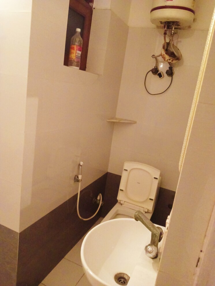 Master Bedroom, rwa-apartments-sector-61 3 Bedroom 1400 Sq.Ft. Independent House In Sector 61 Noida 8684124