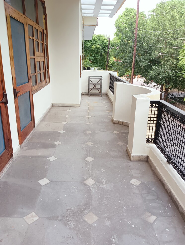 Balcony, rwa-apartments-sector-61 3 Bedroom 1400 Sq.Ft. Independent House In Sector 61 Noida 8684124