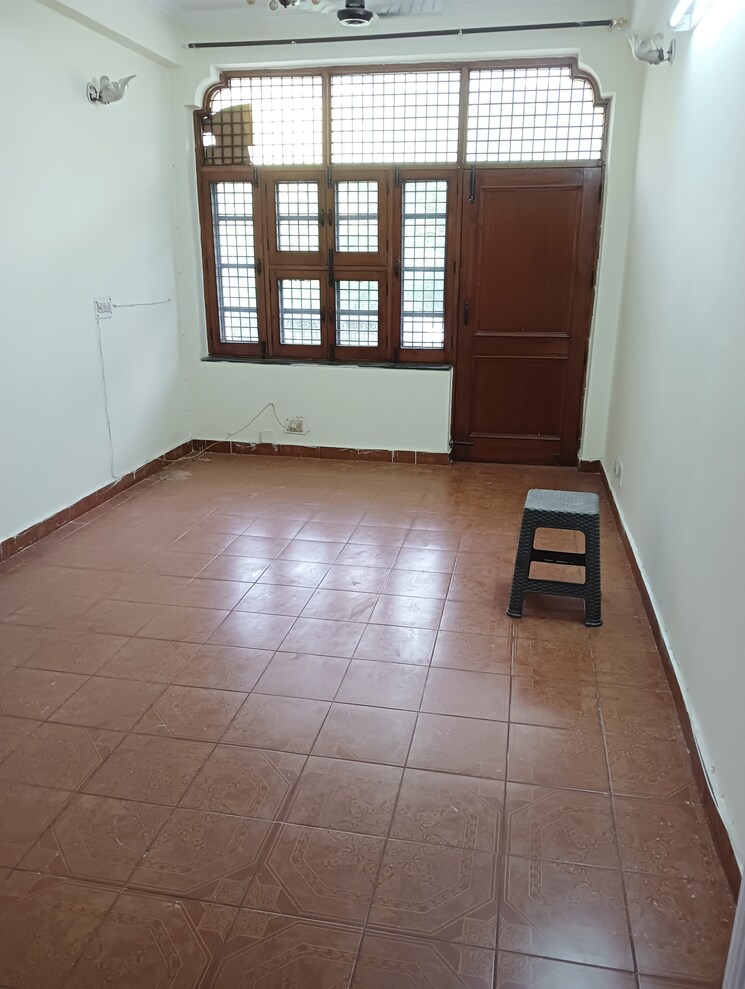 Room, rwa-apartments-sector-61 3 Bedroom 1400 Sq.Ft. Independent House In Sector 61 Noida 8684124