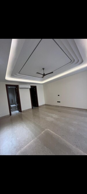 Room in 5 BHK Villa at Palm Residency Chhatarpur, Chattarpur – for Sale