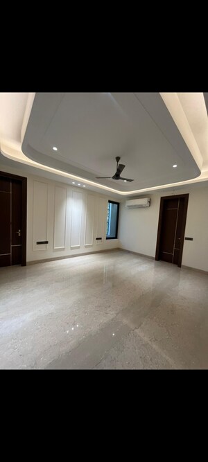 Room in 5 BHK Villa at Palm Residency Chhatarpur, Chattarpur – for Sale