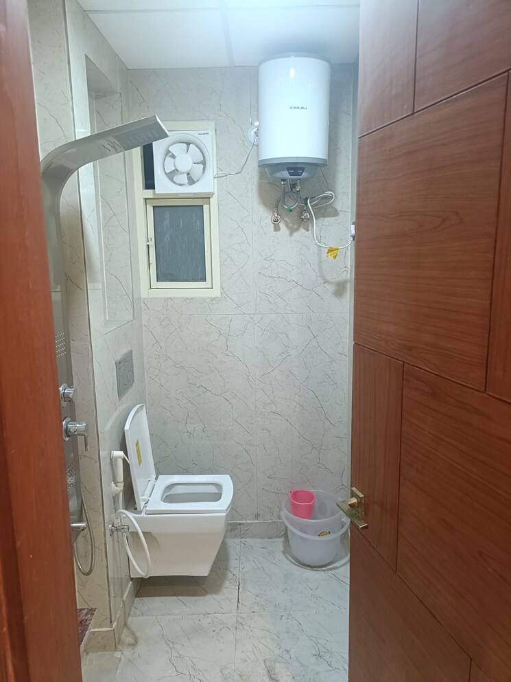 Bathroom, gardenia-gateway 3.5 Bedroom 1700 Sq.Ft. Apartment In Sector 75 Noida 8684187