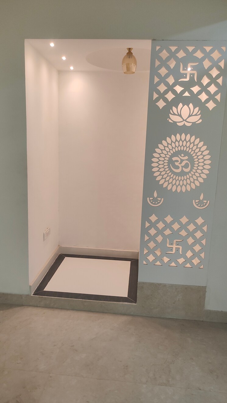 Room, bptp-park-central 3 Bedroom 2050 Sq.Ft. Builder Floor In Sector 85 Faridabad 8684252