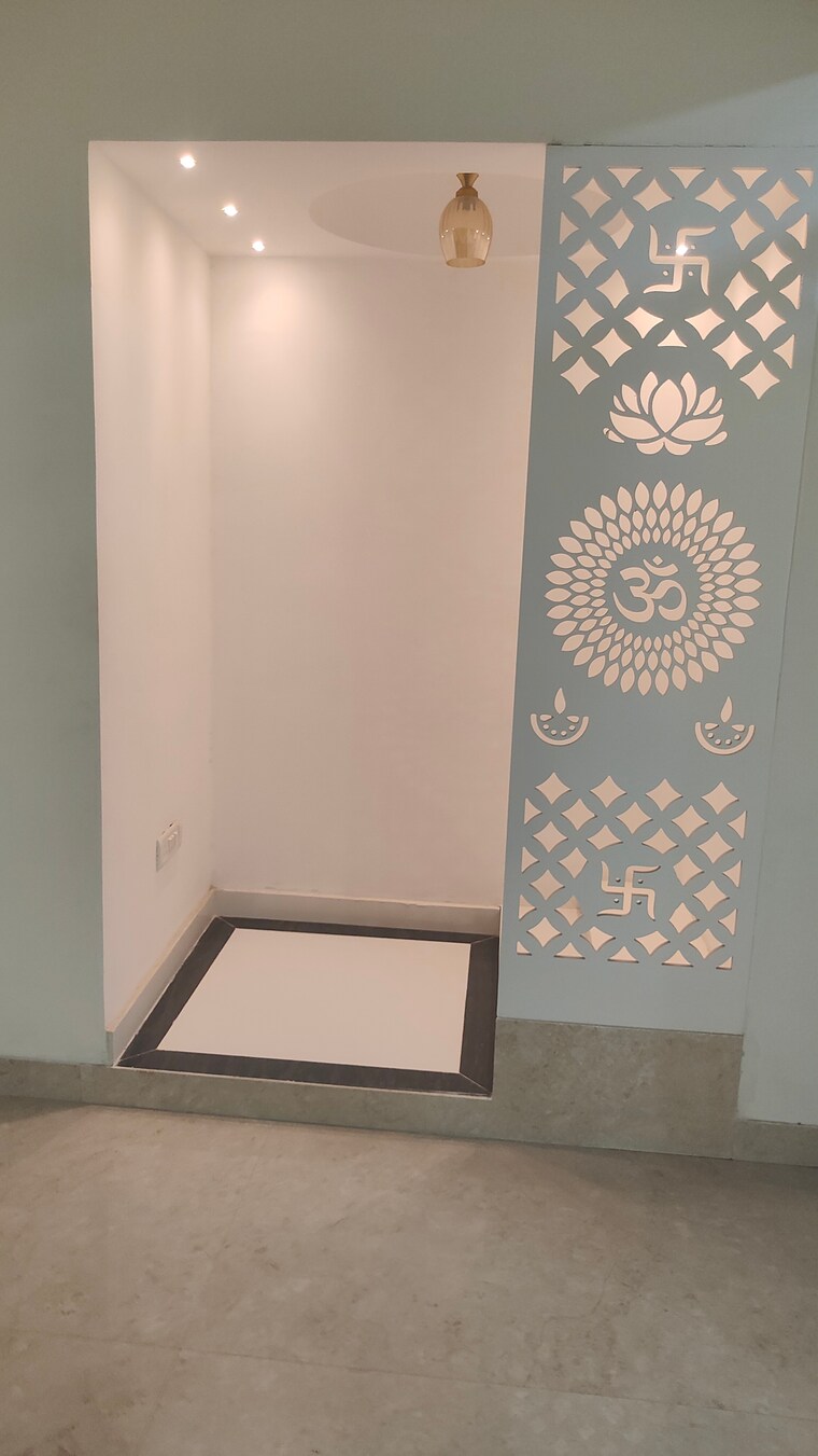 Room, bptp-park-central 3 Bedroom 2050 Sq.Ft. Builder Floor In Sector 85 Faridabad 8684252