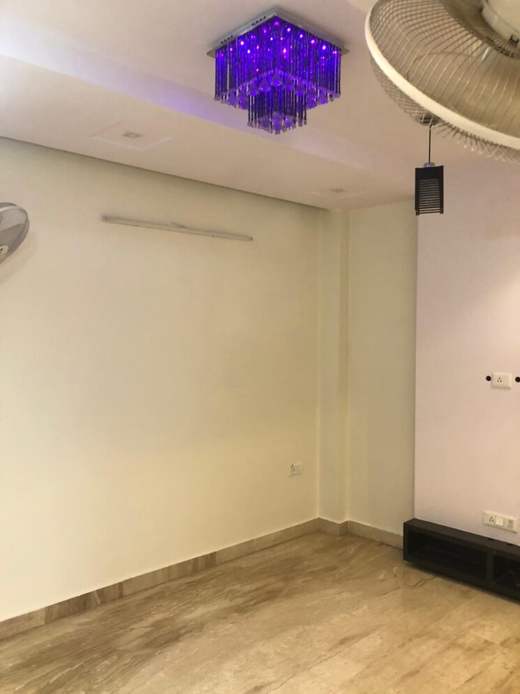 Room, tagore garden 2 Bedroom 160 Sq.Yd. Builder Floor In Tagore Garden Delhi 8684224