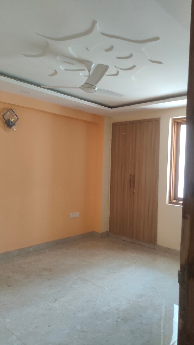 Room, bptp-park-central 3 Bedroom 2050 Sq.Ft. Builder Floor In Sector 85 Faridabad 8684252