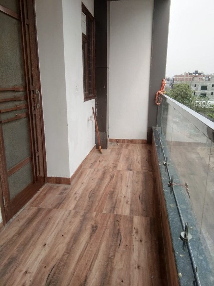 Balcony, hig-flats 2.5 Bedroom 1200 Sq.Ft. Independent House In Sector 99 Noida 8684247