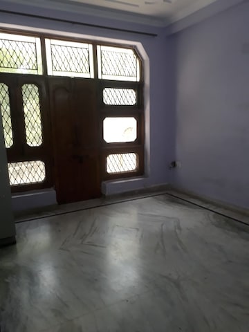 Room in 2 BHK Independent House at Sector 34 – for Rent
