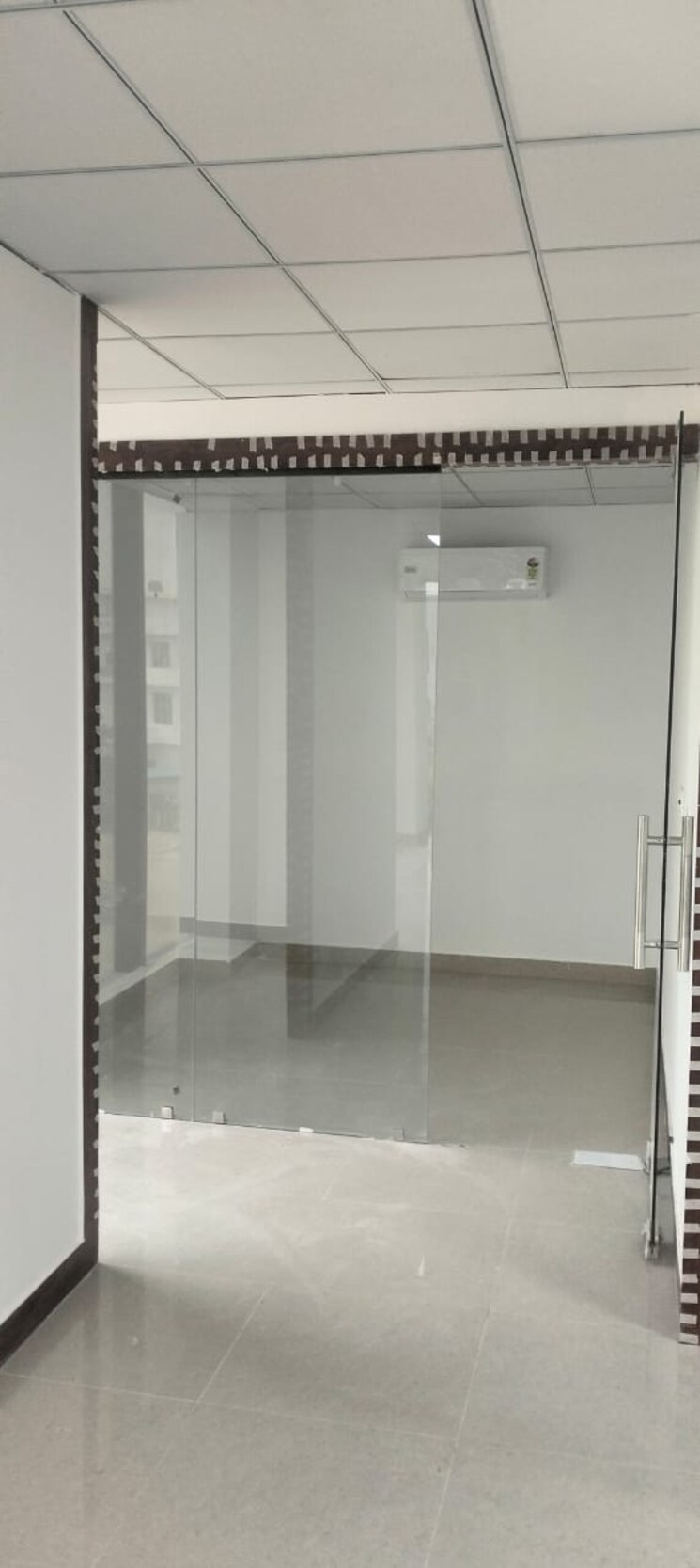 undefined, sector 63 Commercial Office Space 1000 Sq.Ft. In Sector 63 Noida 8684251