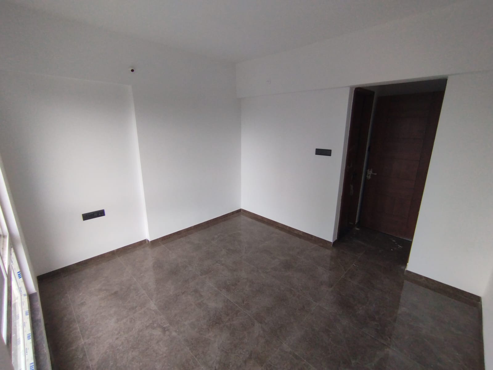 2 BHK + Extra Room Apartment For Sale in Kohinoor Riverdale