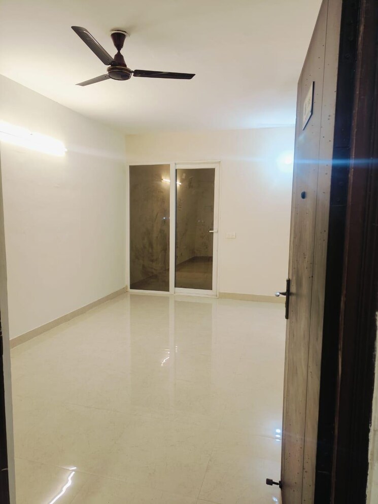 Room, signature-global-orchard-avenue 2 Bedroom 800 Sq.Ft. Apartment In Sector 93 Gurgaon 8684352