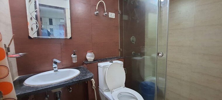 Bathroom, mahagun-moderne 3 Bedroom 1550 Sq.Ft. Apartment In Sector 78 Noida 8684442