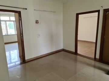 Room in 2 BHK Apartment at Vip Road – for Rent