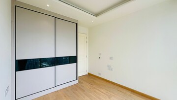 Room in 2 BHK Apartment at Bhartiya Leela Residences, Thanisandra Main Road – for Rent