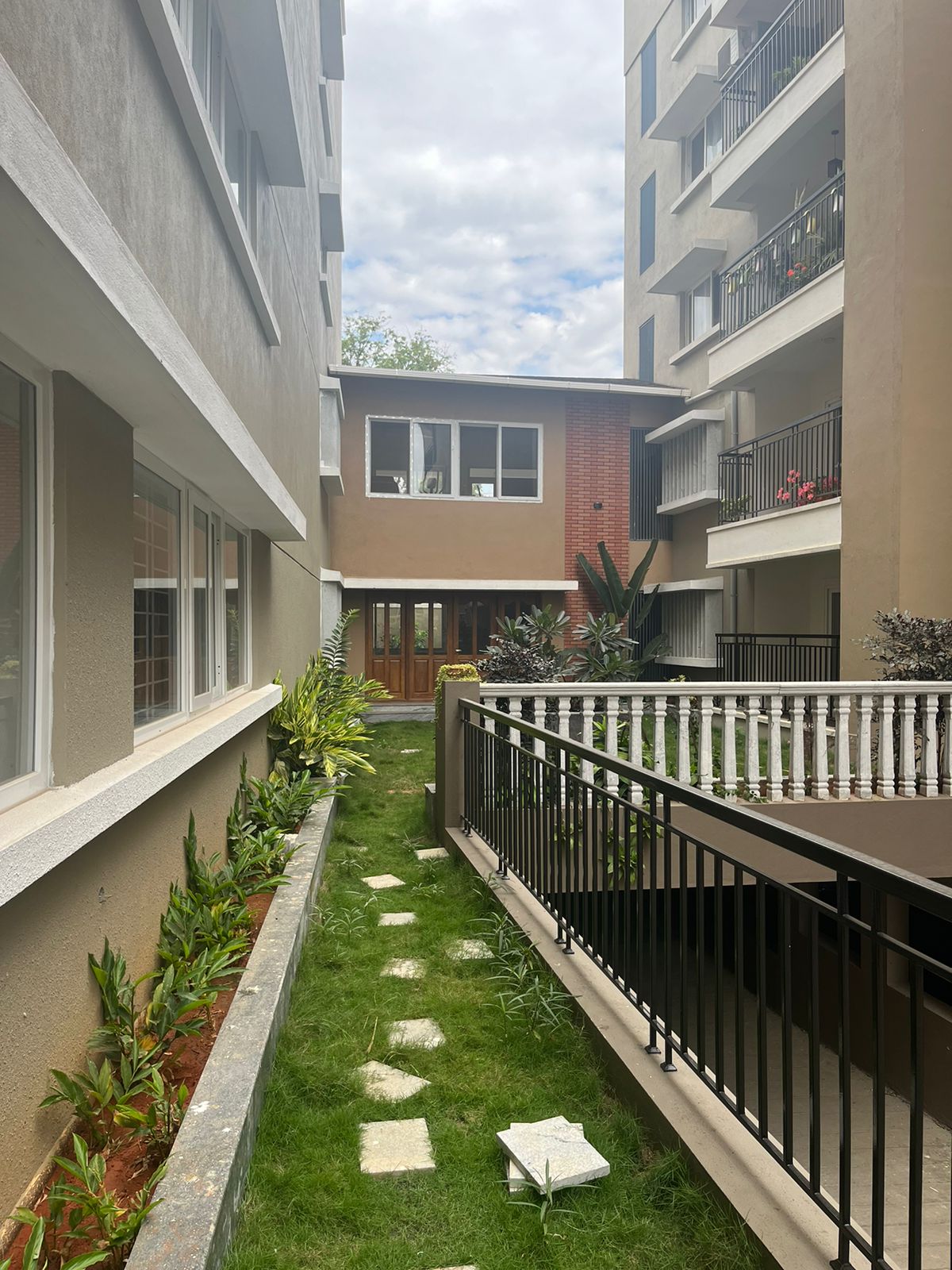 3 BHK + Extra Room 1690 Sq.Ft. Apartment in Jacobson Serene Gardens