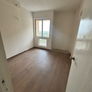 Room in 2 BHK Apartment at Jaypee Greens Kosmos, Sector 134 – for Sale