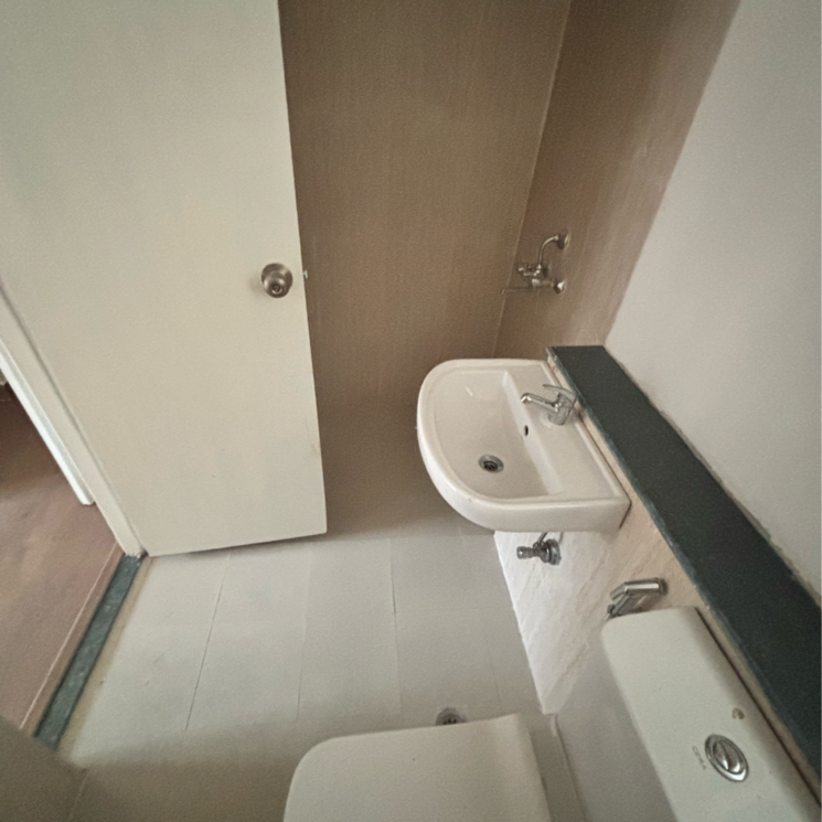 Bathroom, jaypee-greens-kosmos 2 Bedroom 960 Sq.Ft. Apartment In Sector 134 Noida 8684531