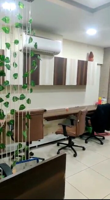  Office Space For Rent in Thaltej